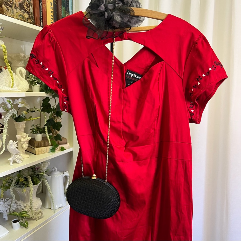 Torrid Betty Boop Red Embroidered Keyhole Cap Sleeve Pinup Vintage Style Dress